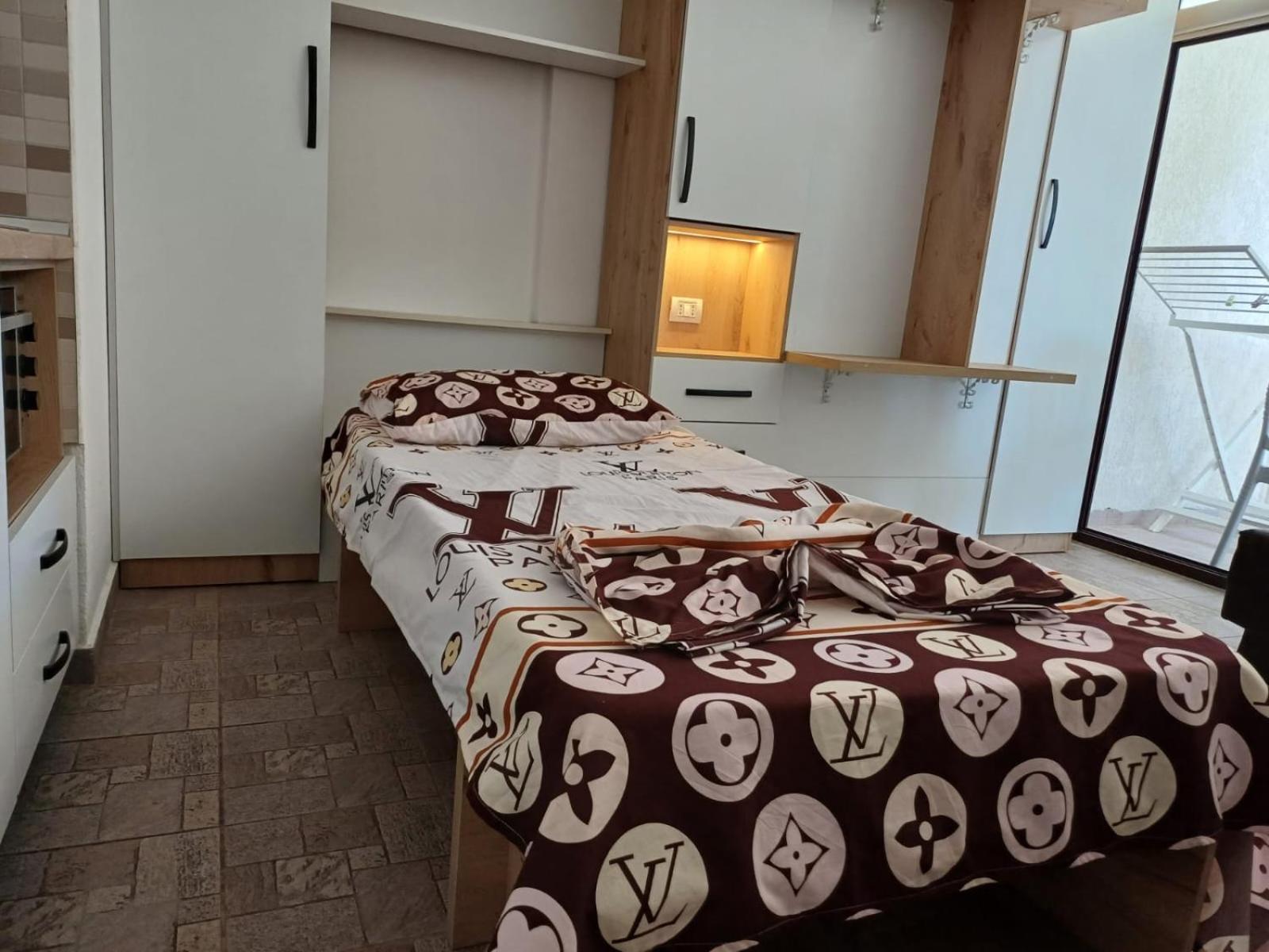 Flat Ergli Lägenhet *